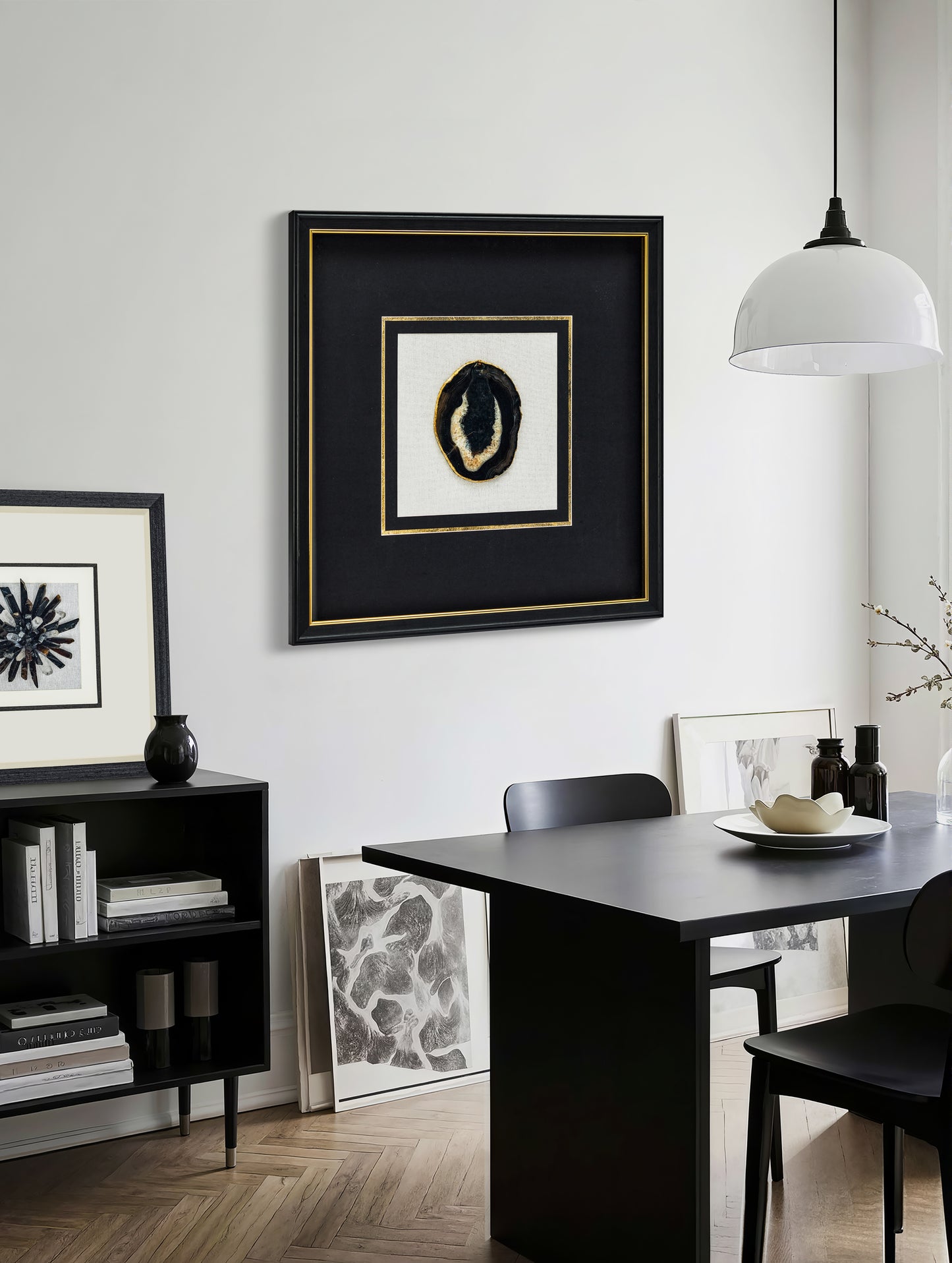 Noir Magnifique – Signiertes Achat-Unikat im Anthrazit-Museumsrahmen